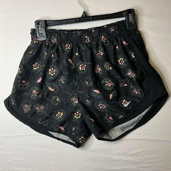 Nike‎ Dri-Fit Shorts size Small - Picture 1 of 5